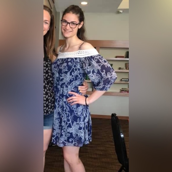 Dress - Picture 6 of 6